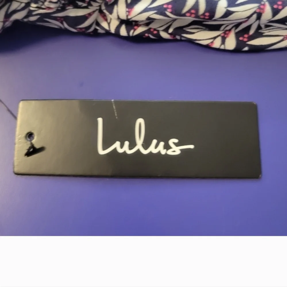 Lulus Dondi Romper Shorts Navy Blue White Leaf Print Loose And Flowy Small - Picture 8 of 12